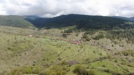 Kastamonu'nun tarihi köy evlerinin mimarisi, doğal güzelliğiyle büyülüyor
