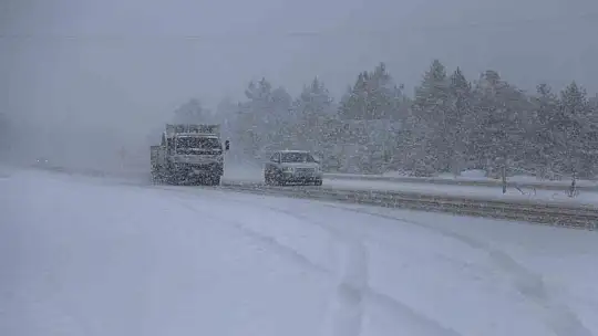 Kastamonu'nun yüksek kesimlerinde yoğun kar yağışı