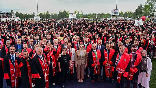 Kastamonu Üniversitesi'nde 4 bini aşkın öğrencinin mezuniyet coşkusu