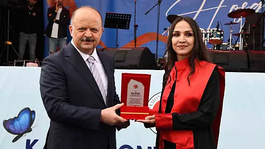 Kastamonu Üniversitesi'nde 4 bini aşkın öğrencinin mezuniyet coşkusu