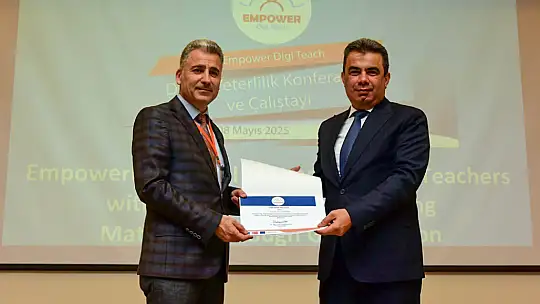 Kastamonu Üniversitesi'nde Dijital Yeterlilik Konferansı ve Çalıştayı yapıldı