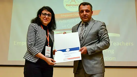 Kastamonu Üniversitesi'nde Dijital Yeterlilik Konferansı ve Çalıştayı yapıldı