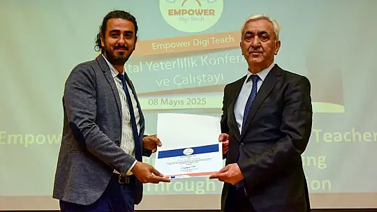 Kastamonu Üniversitesi'nde Dijital Yeterlilik Konferansı ve Çalıştayı yapıldı