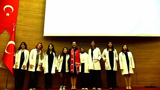 Kastamonu Üniversitesi'nde geleceğin sağlıkçılarının beyaz önlük coşkusu