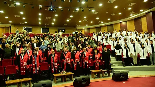 Kastamonu Üniversitesi'nde geleceğin sağlıkçılarının beyaz önlük coşkusu