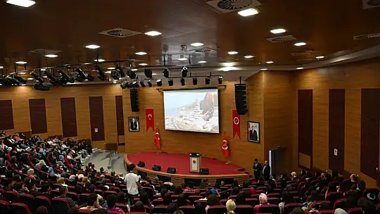 Kastamonu Üniversitesi'nde oryantasyon programı devam ediyor