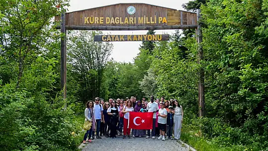 Kastamonu Üniversitesi, yılın stresini doğada attı