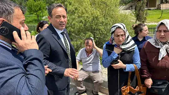 Kavşakta iki otomobil çarpıştı: 4 Yaralı