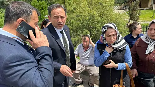 Kavşakta iki otomobil çarpıştı: 4 Yaralı