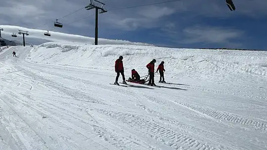 Kayak merkezinde kalp masajının önemine dikkat çeken tatbikat