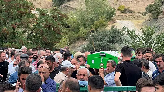Kayboldukları denizde 5 gün sonra cansız bedenleri bulunan kadınlar toprağa verildi