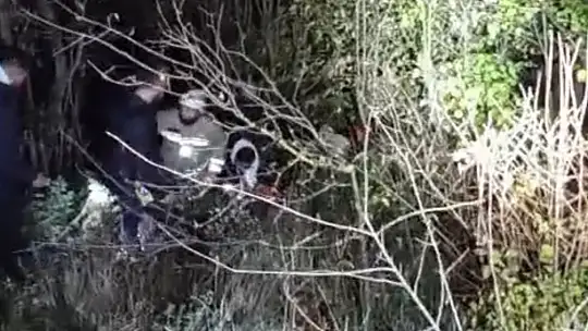 Kayganlaşan yolda otomobil paramparça oldu: 2 yaralı