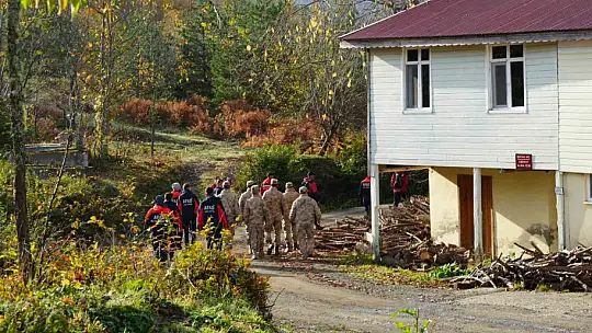 Kayıp anne ve oğlunu arama çalışmaları devam ediyor