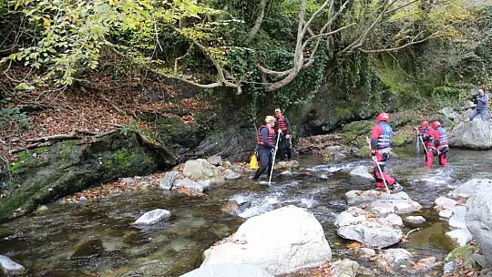 Kayıp anne ve oğlunu arama çalışmaları devam ediyor