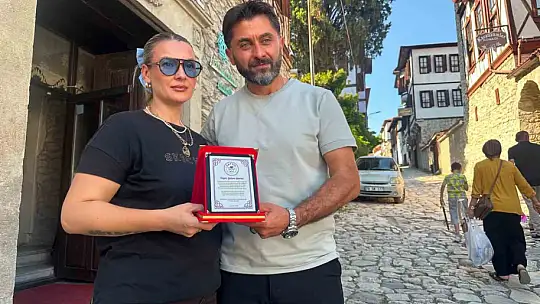 Kayıp Aras'a anne şefkati: Polis gelene kadar başından ayrılmadı