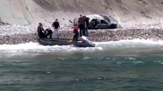 Kayıp imamın cesedi uçurumdan yuvarlanmış aracında bulundu