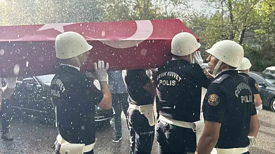 Kazada hayatını kaybeden polis memuru gözyaşları arasında toprağa verildi