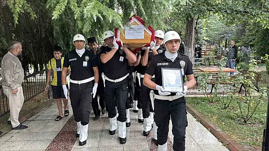 Kazada hayatını kaybeden polis memuru gözyaşları arasında toprağa verildi