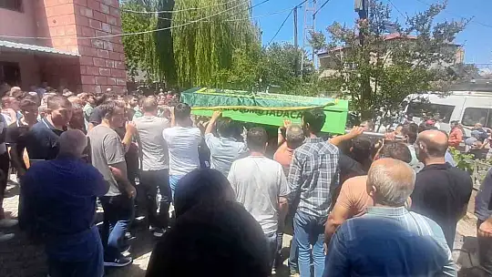 Kazada ölen 11 yaşındaki Enes Çağlayan, toprağa verildi