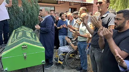 Kazada ölen 11 yaşındaki Enes Çağlayan, toprağa verildi