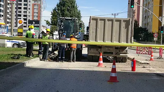 Kazı sırasında patlayan doğalgaz borusu büyük paniğe yol açtı