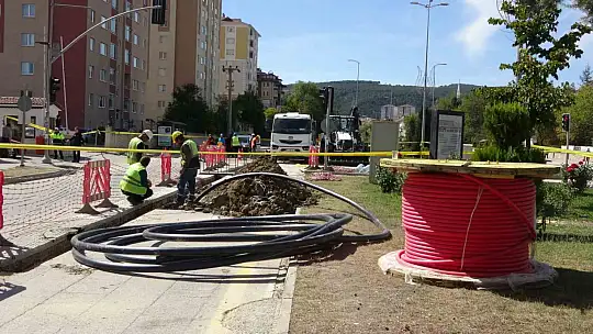 Kazı sırasında patlayan doğalgaz borusu büyük paniğe yol açtı