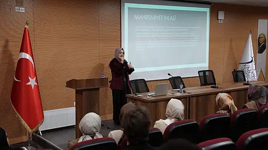 KBÜ'de dini içeriklerin sosyal medyada dönüşümü masaya yatırıldı