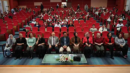 KBÜ'de sağlık yönetiminde insan kaynağı planlaması ele alındı