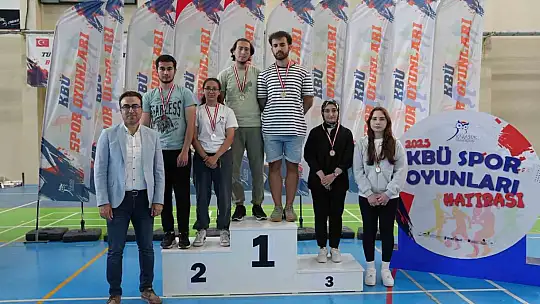 KBÜ'deki spor oyunlarında dereceye girenlere ödülleri verildi