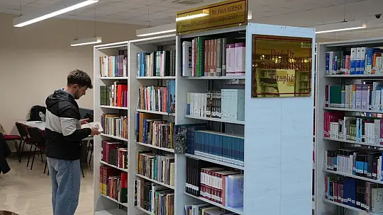 KBÜ Rektörü Kırışık'tan Kamil Güleç Kütüphanesi'ne 600 kitaplık bağış