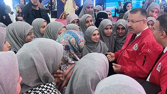 KBÜ Rektörü Kırışık, TEKNOFEST'te TÜBA Başkanı Şeker ile buluştu