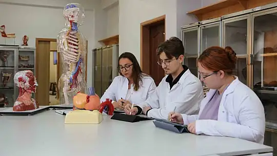 KBÜ tıp alanında yükselmeyi sürdürüyor