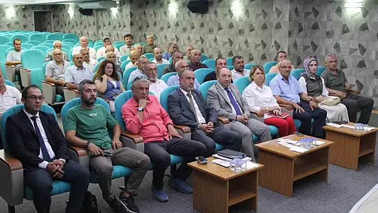 Kedi-köpek kayıt sistemi hakkında muhtarlara bilgilendirme yapıldı