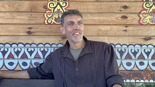 Kendi yaptığı karavan ile dünya turuna çıktı
