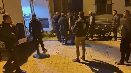 Evinde ölü bulundu