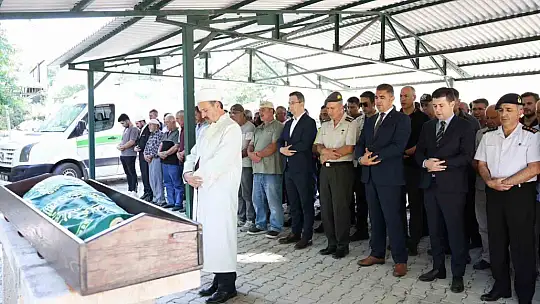 Kıbrıs gazisi son yolculuğuna uğurlandı
