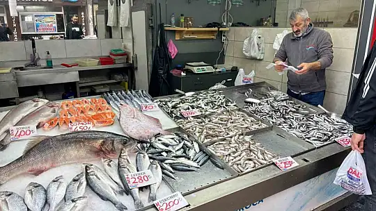 Kilosu bin liradan tezgaha indi, ilgi odağı oldu