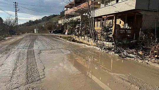 Kıyıcak Mahallesi Kavaklı Sokak'ta çamur isyanı