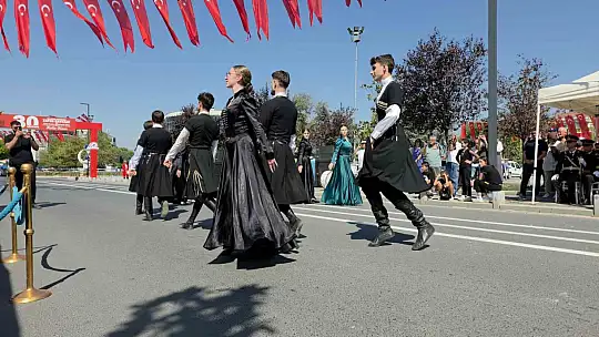Komandoların gösterisi coşkuyla izlendi