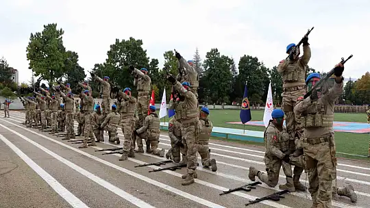 Komandoların gösterisi mest etti