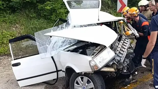 Kontrolden çıkan tırın dorsesi faciaya neden oldu: 1 ölü 2 yaralı