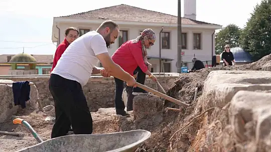 Konuralp'e destek devam ediyor
