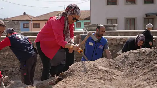 Konuralp'e destek devam ediyor
