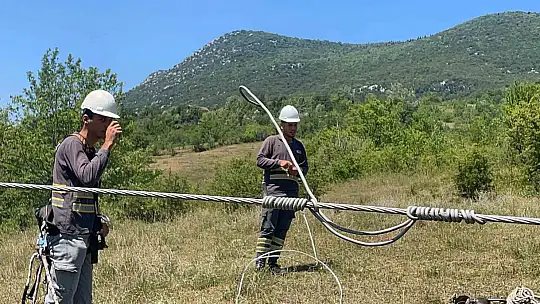 Kopan yüksek gerilim hattı teli yangına sebep oldu