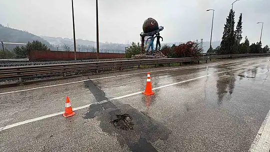 Köprü girişindeki çatlaklar tehlike oluşturuyor