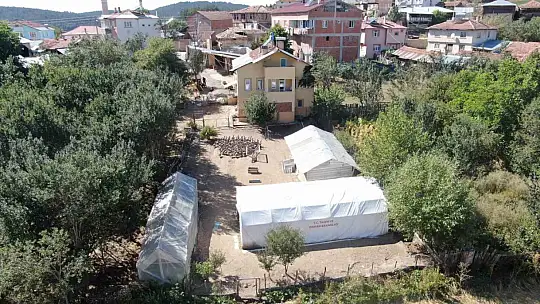 Korona virüs sebebiyle köyüne dönüp kaz çiftliği kurdu, şimdi Kars'a bile kaz gönderiyor