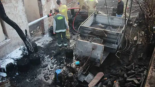 Köy alevlere teslim oldu: Felaketin izleri gün ağarınca ortaya çıktı