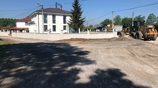 Köy yollarında çalışmalar sürüyor