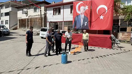 Köyde kendi yangın söndürme sistemini kurdular, itfaiyeden eğitim aldılar