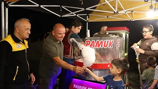 Köyde nostalji dolu açık hava sineması gecesi